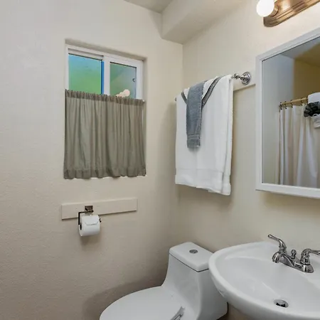 Wheeler On The Bay Lodge And Marina Room photo